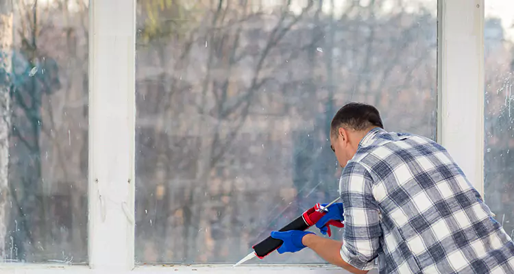 Quality Sliding Shower Door Repair for Closing Issues in Poinciana, FL