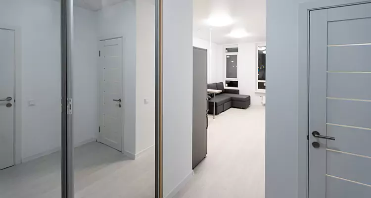 Modern Mirrored Closet Doors Repair in Poinciana, FL