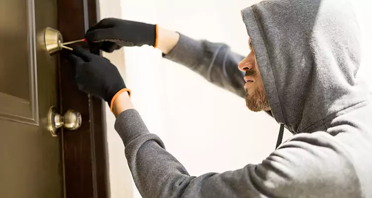 Emergency Motel Lock Repairs—Available 24/7 in Poinciana, FL
